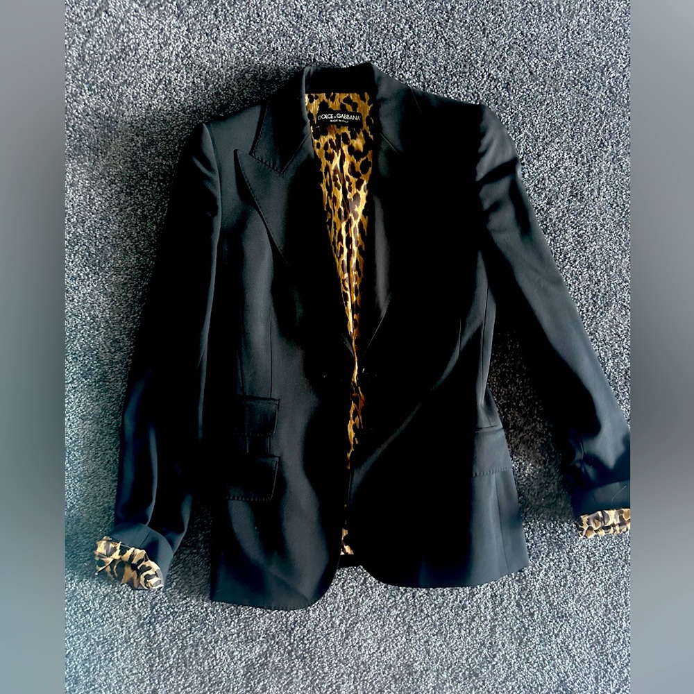 Dolce Gabbana black jacket with inner animal print, new condition size 36